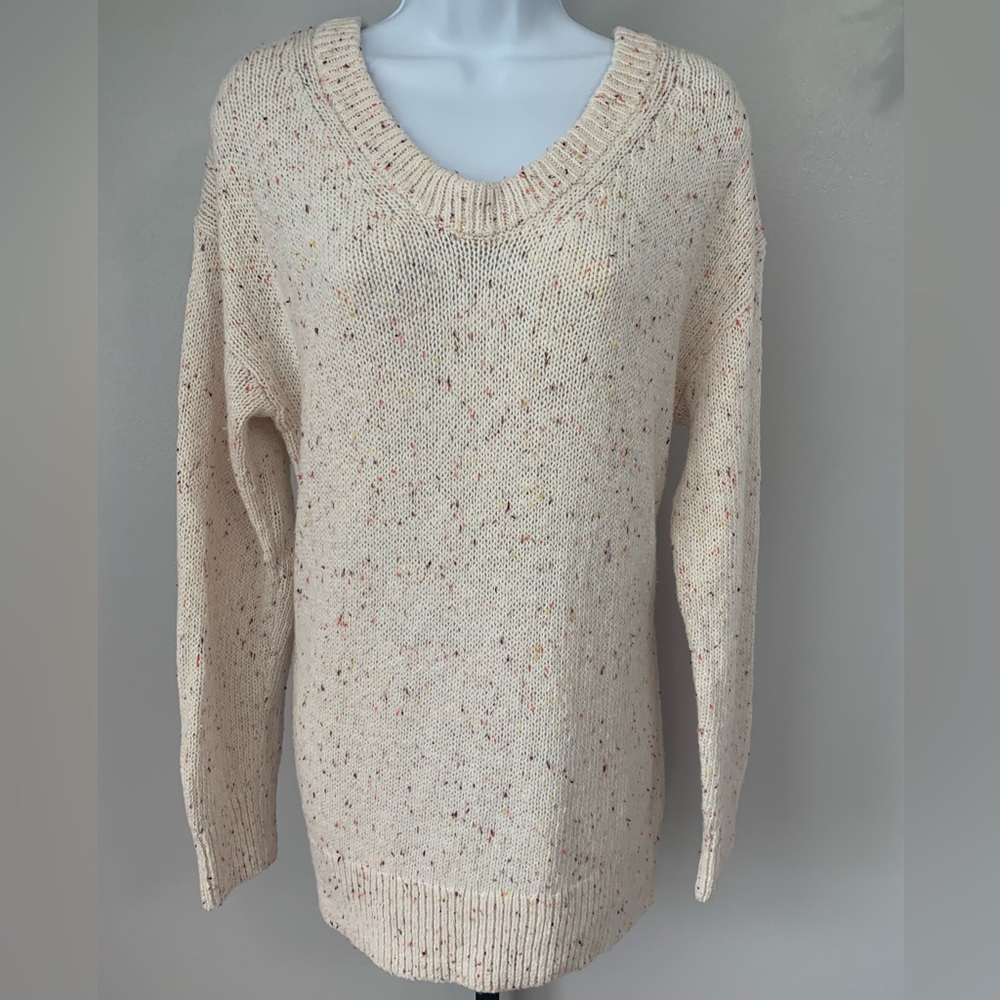 Old Navy Speckled Cream V-Neck Sweater
